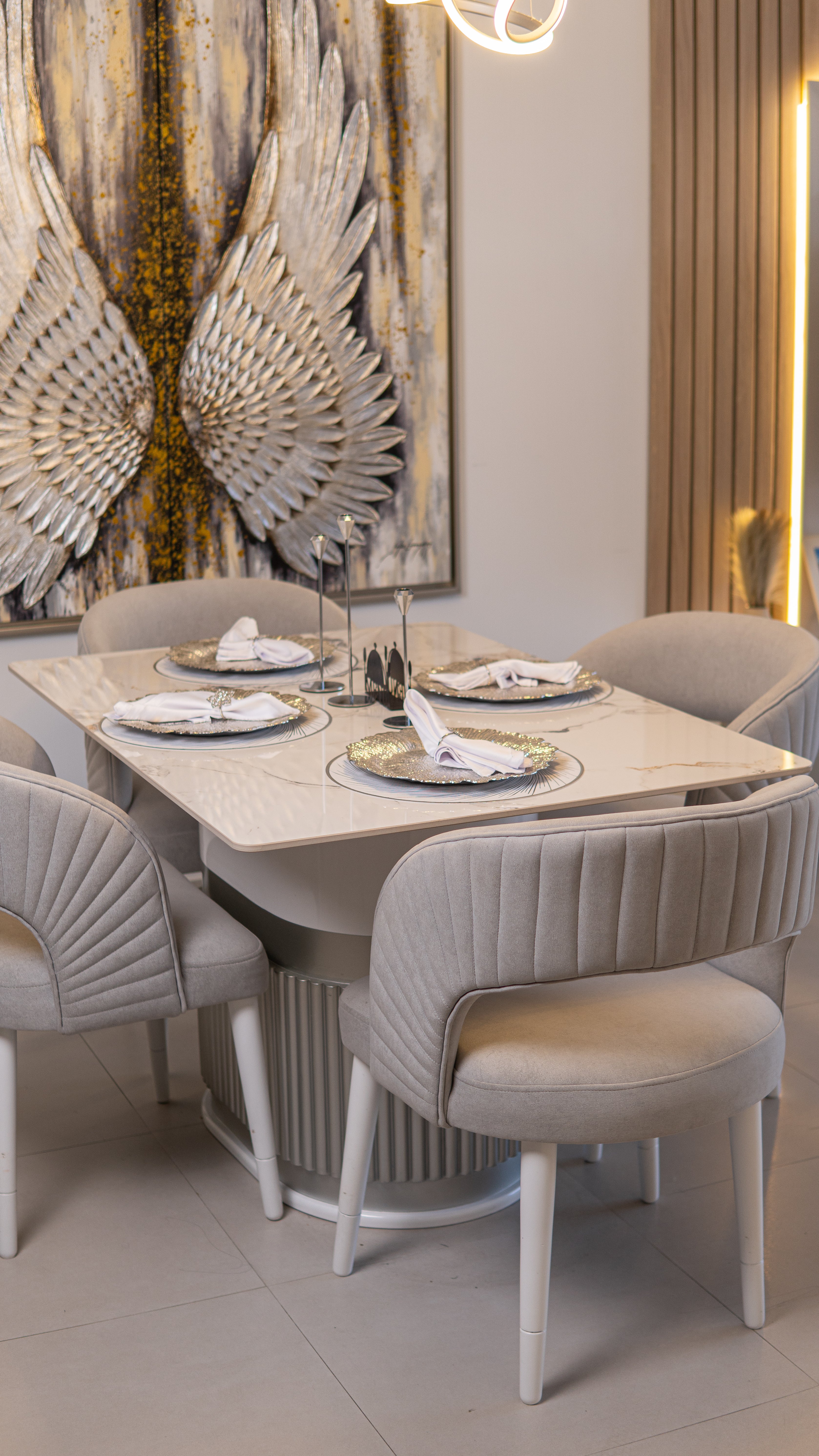 COMEDOR ESTELAR EN PIEDRA SINTERIZADA